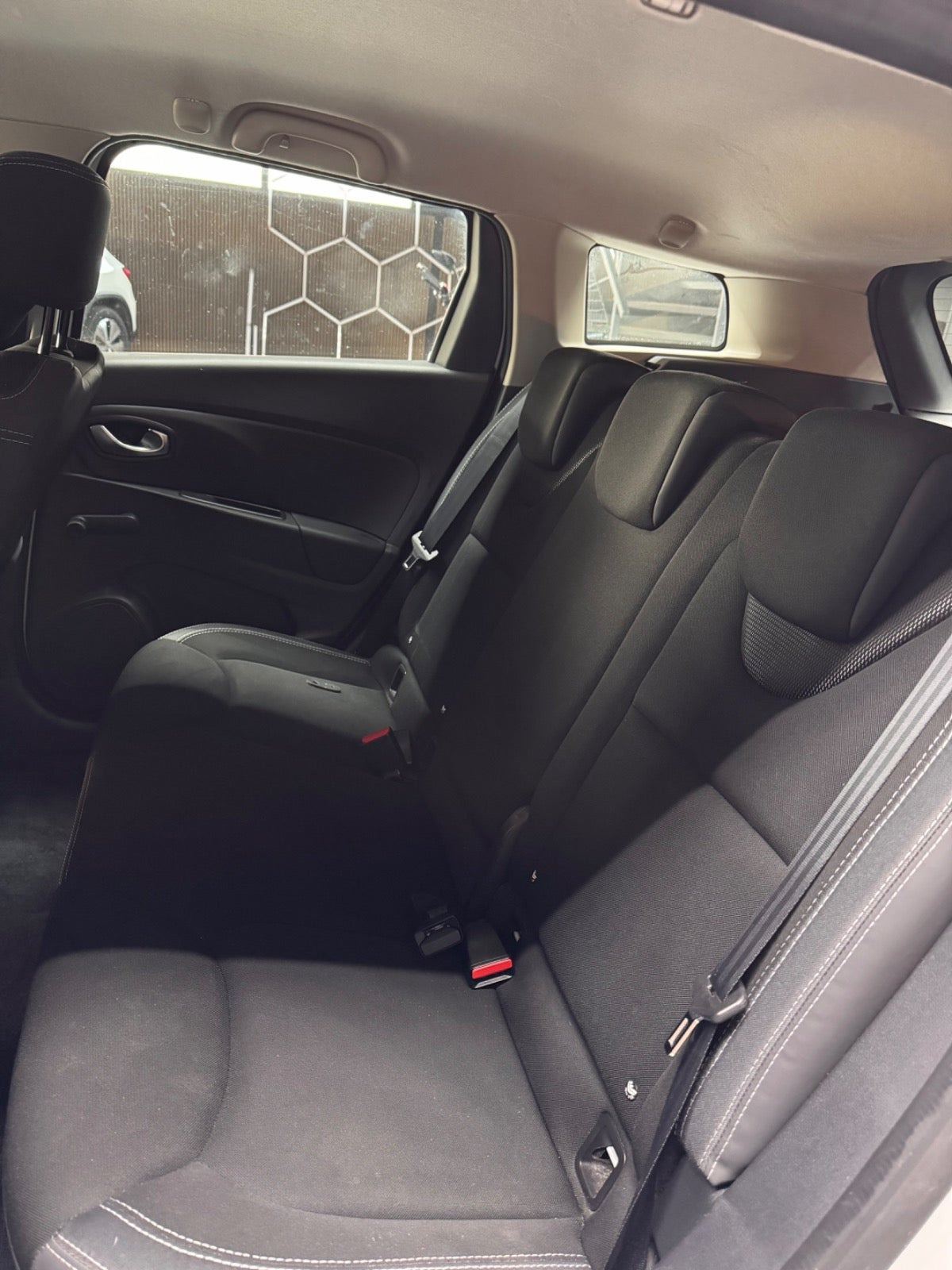 Hvid Renault Clio IV fra 2017
