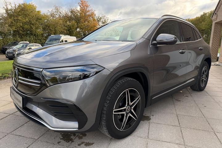 Grå Mercedes EQA250+ fra 2023