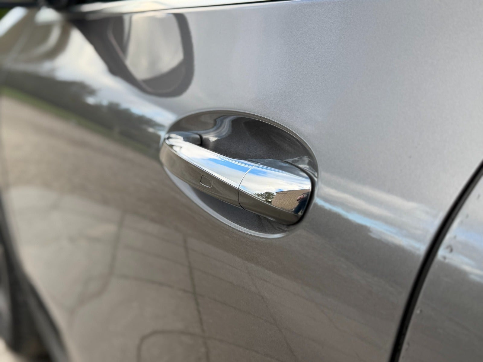 Grå Mercedes EQA250+ fra 2023