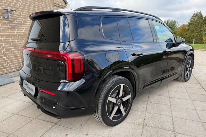 Sort Mercedes GLB250+ fra 2026
