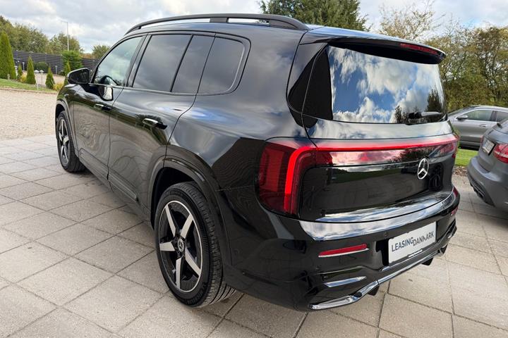 Sort Mercedes GLB250+ fra 2026