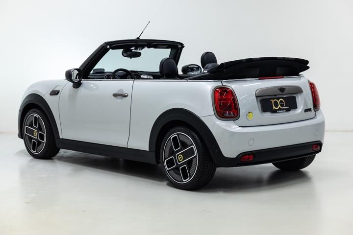 Grå Mini Cooper SE fra 2023