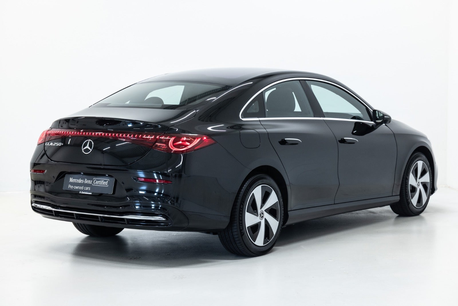 Sort Mercedes CLA250+ fra 2025
