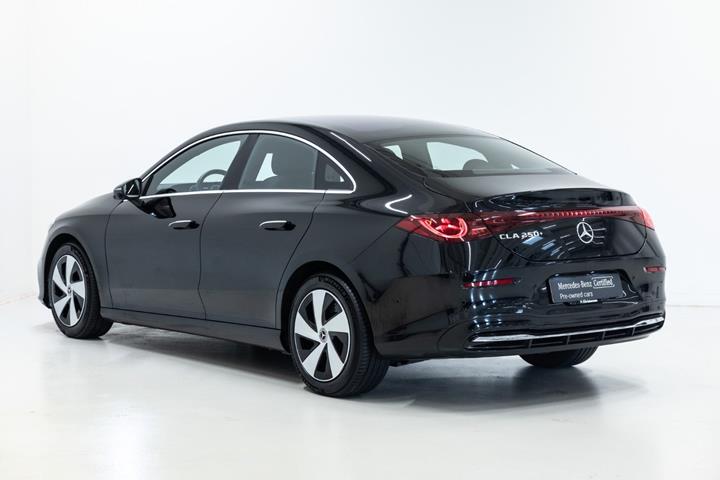 Sort Mercedes CLA250+ fra 2025