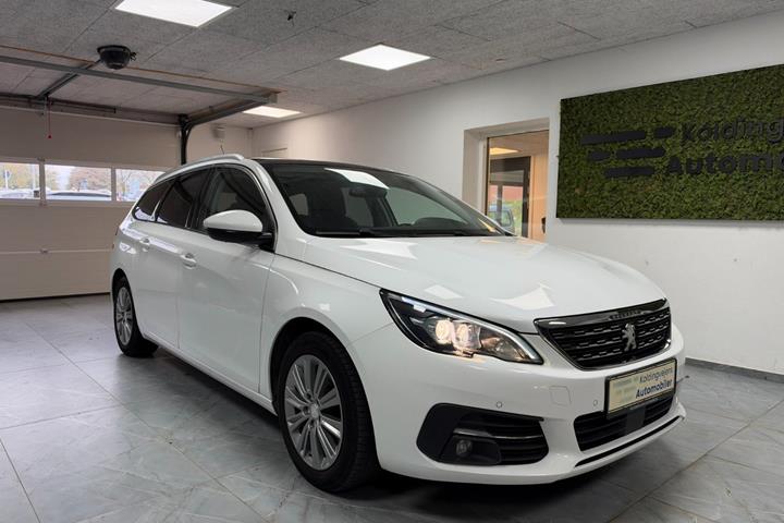undefined Peugeot 308 fra 2019 set udefra