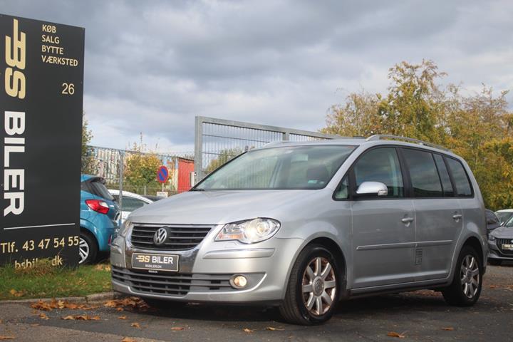 Sølv VW Touran fra 2007