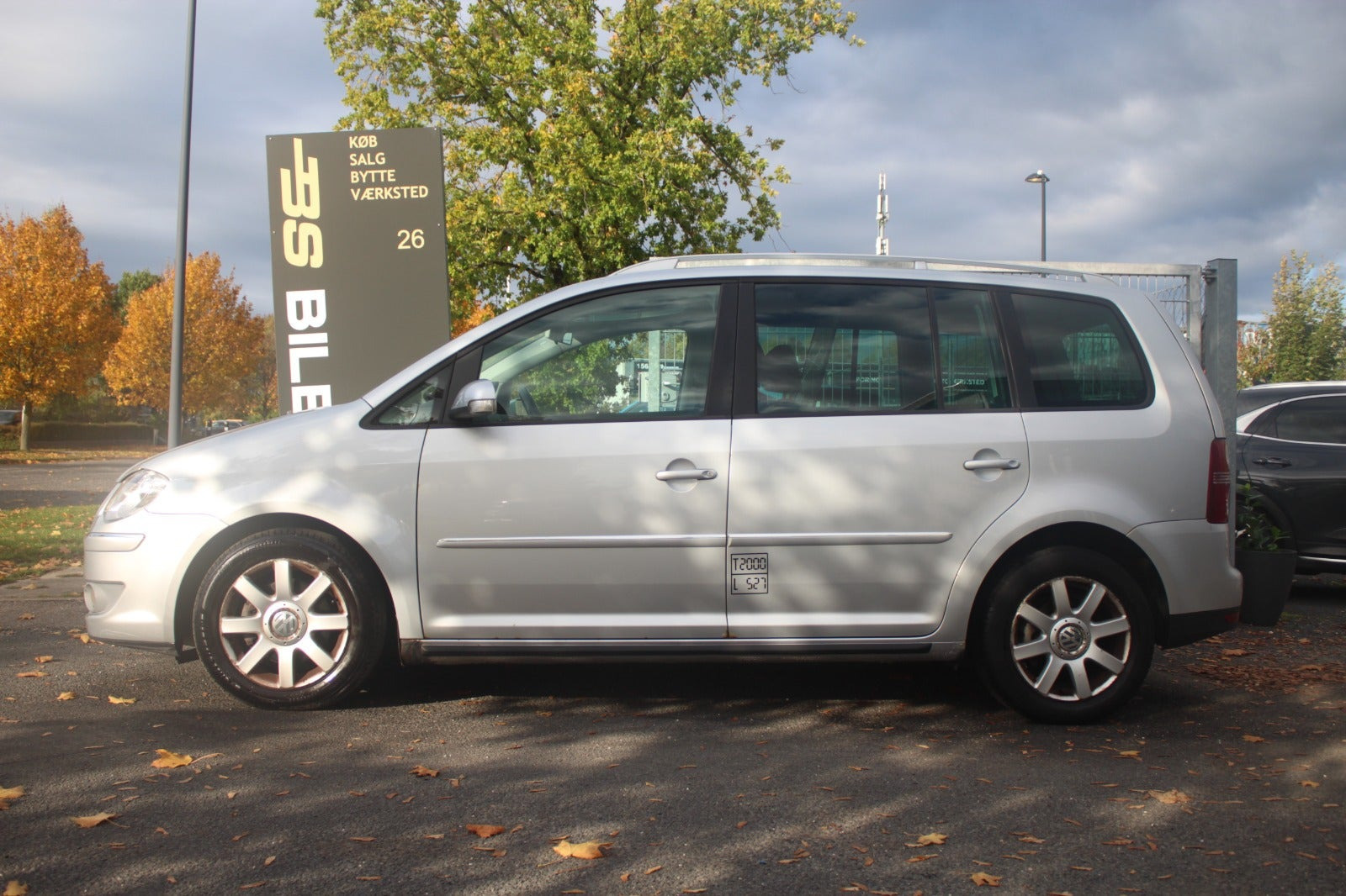 Sølv VW Touran fra 2007