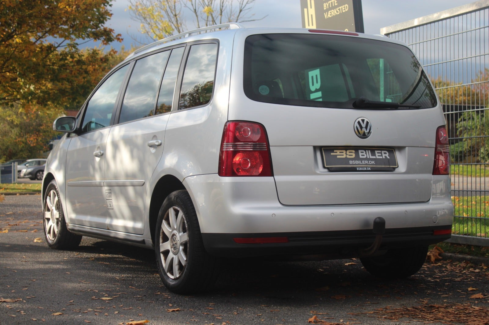 Sølv VW Touran fra 2007