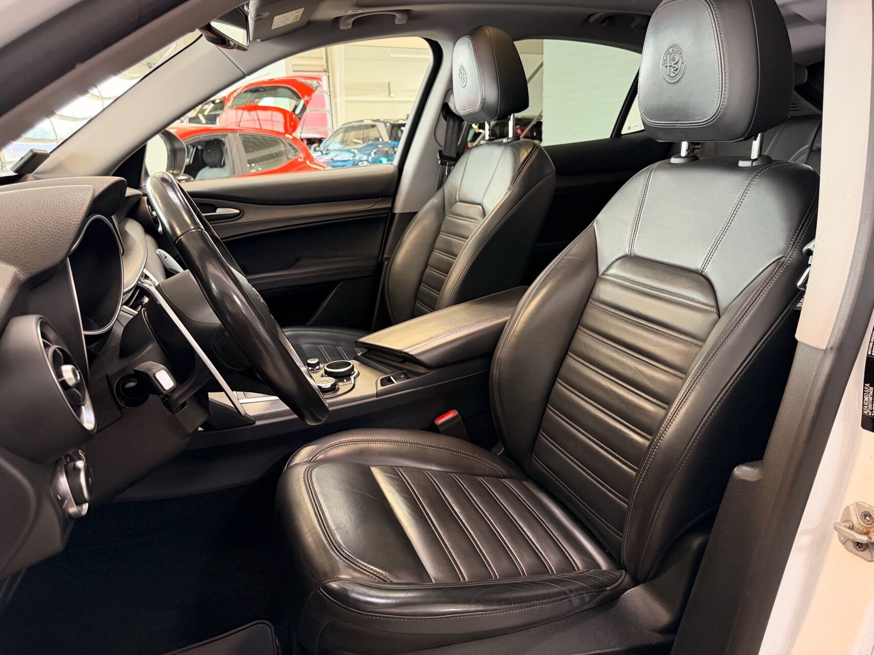 Hvid Alfa Romeo Stelvio fra 2018