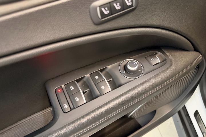 Hvid Alfa Romeo Stelvio fra 2018