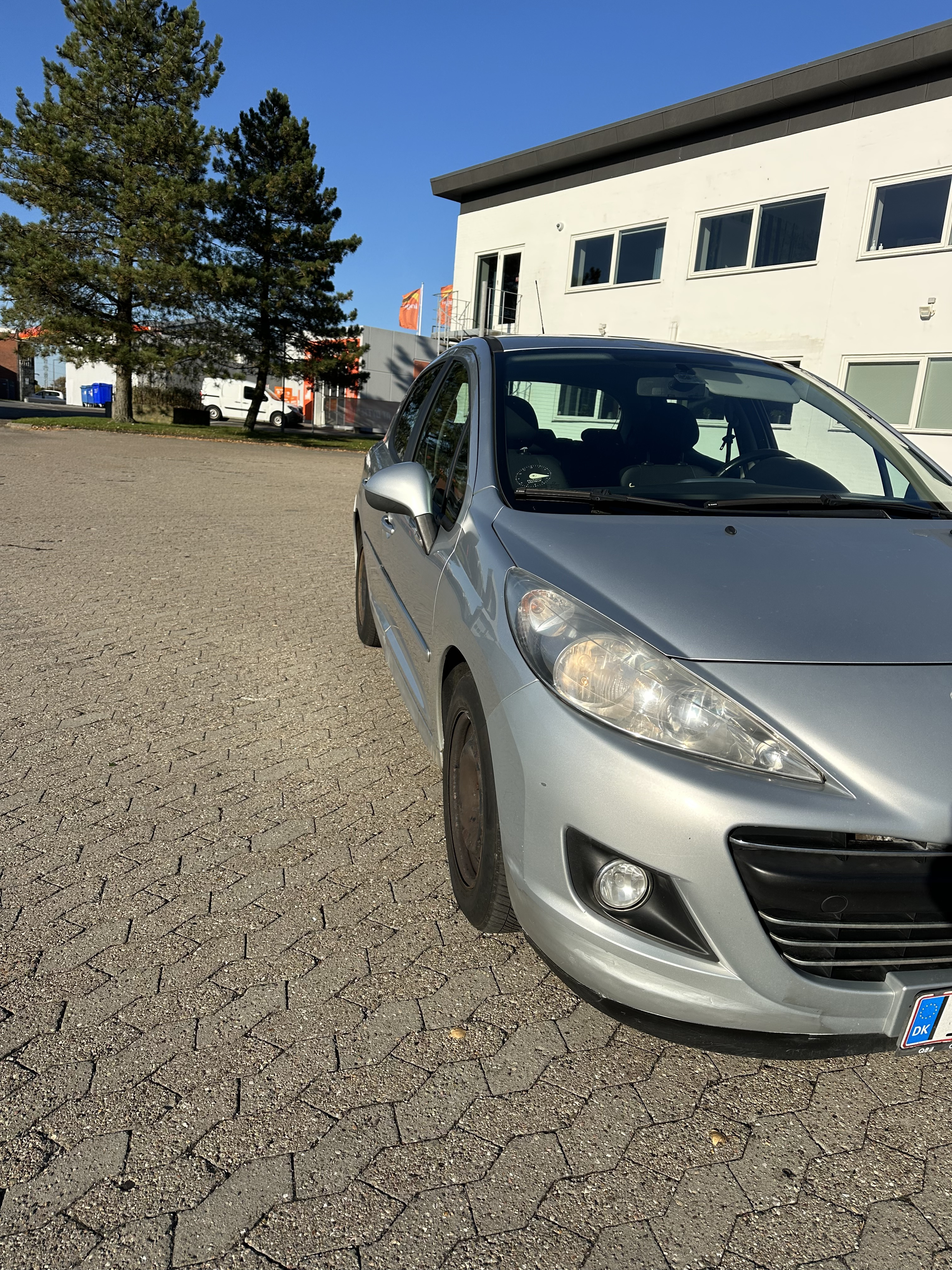 Grøn Peugeot 207 fra 2011