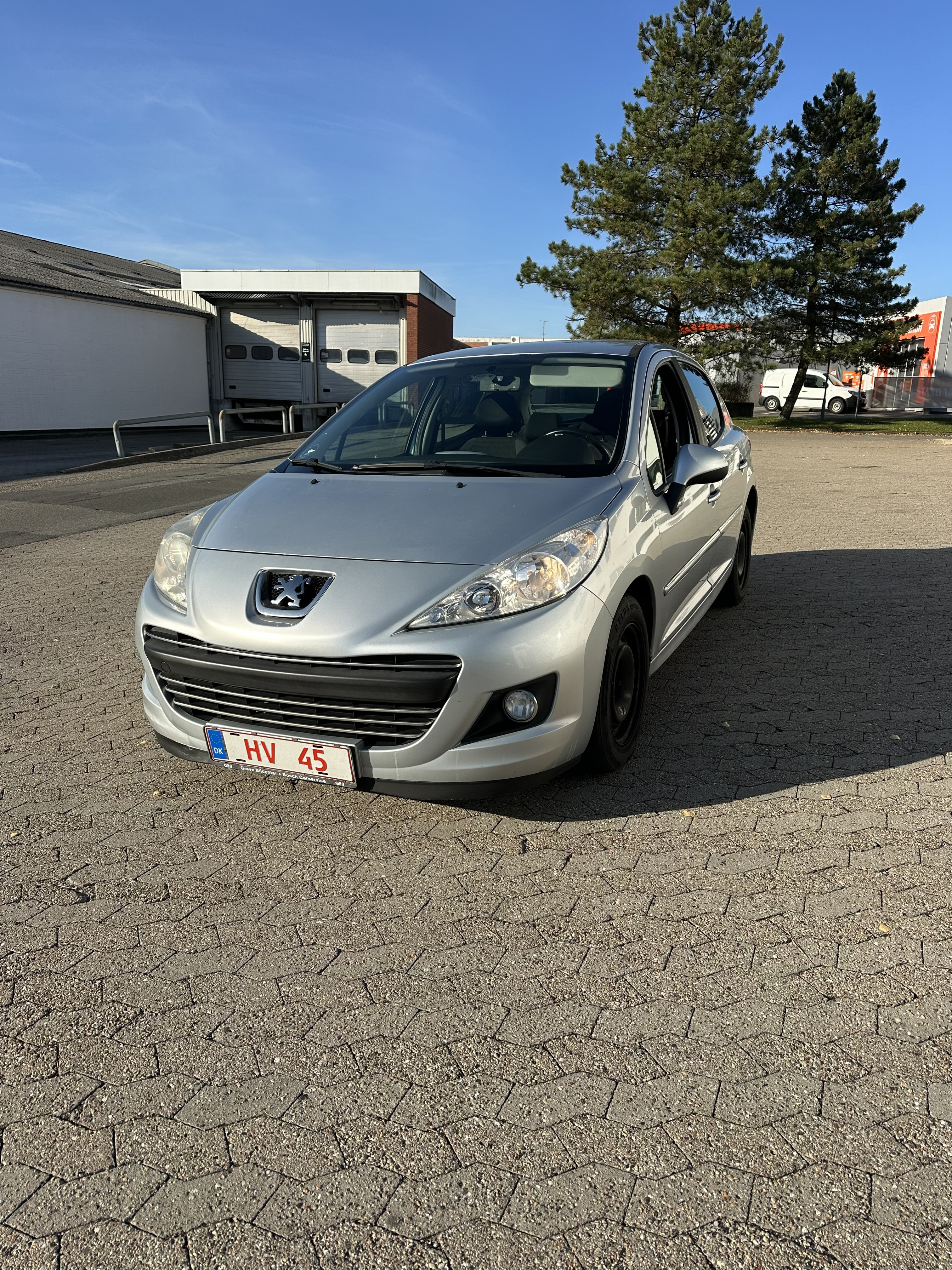 Peugeot 207 1,6 HDI 92 HK 5-D