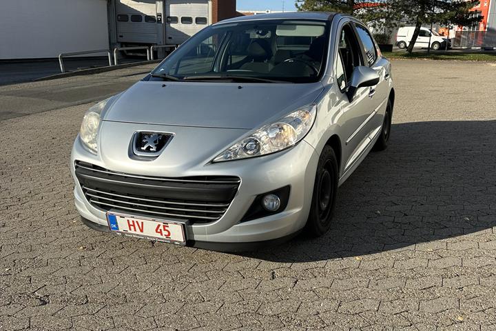 Grøn Peugeot 207 fra 2011