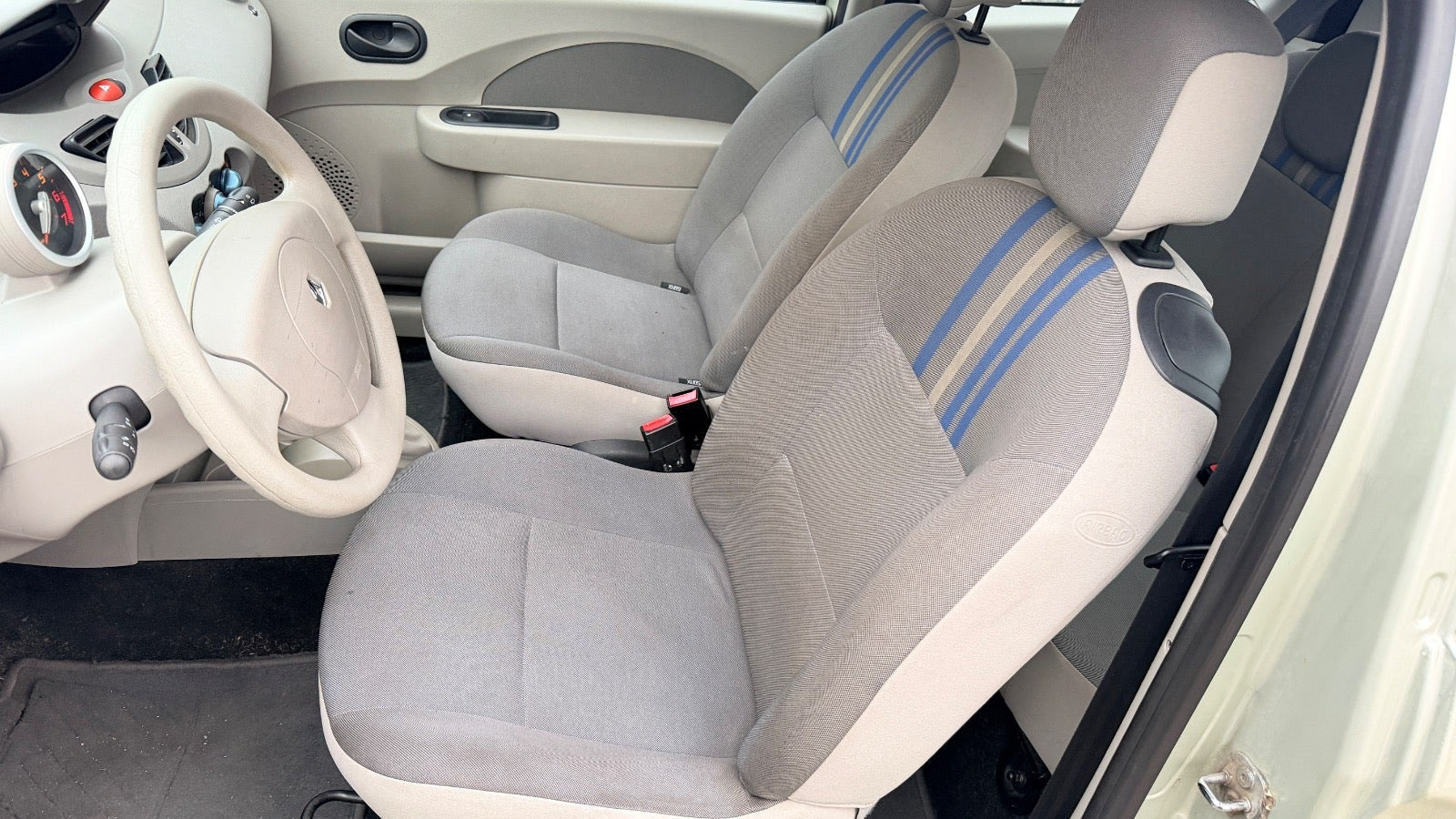 Beige Renault Twingo fra 2008