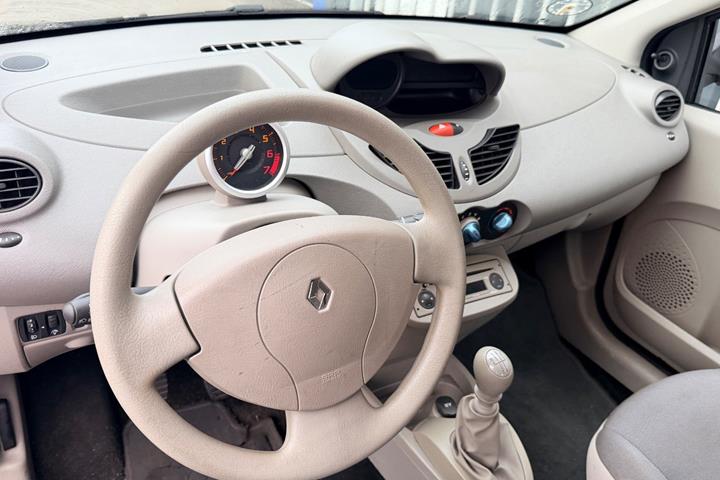 Beige Renault Twingo fra 2008