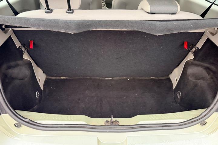 Beige Renault Twingo fra 2008