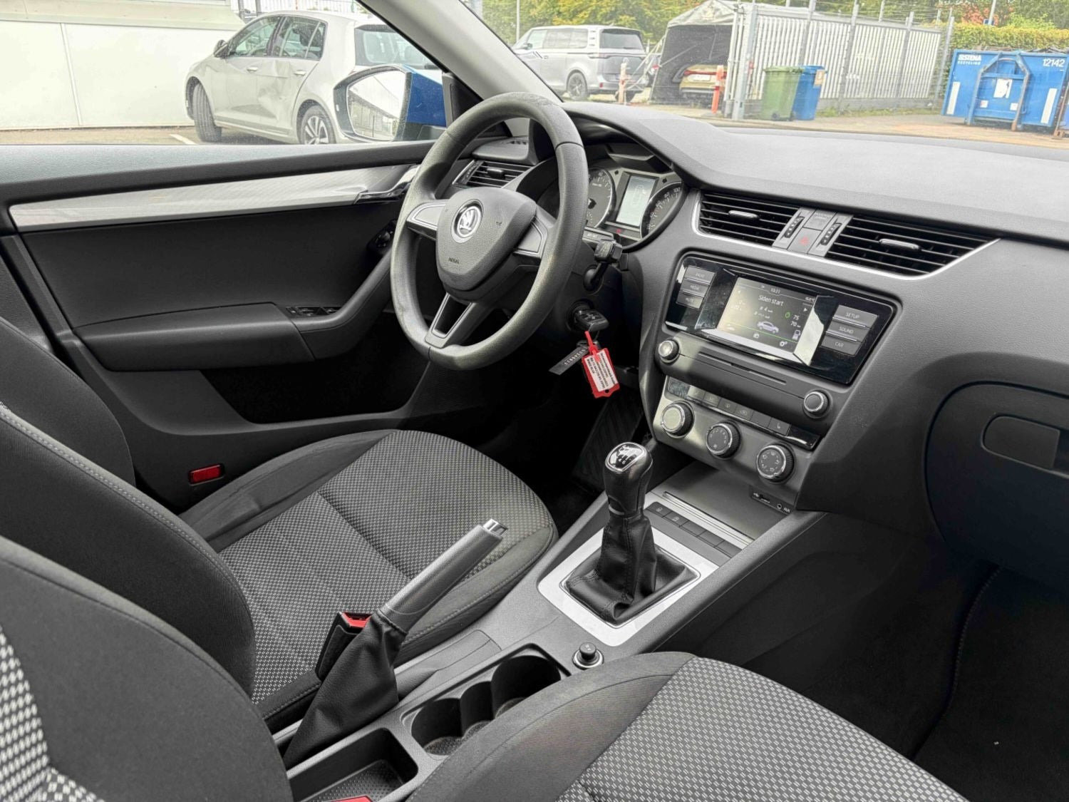 Blå Skoda Octavia fra 2016