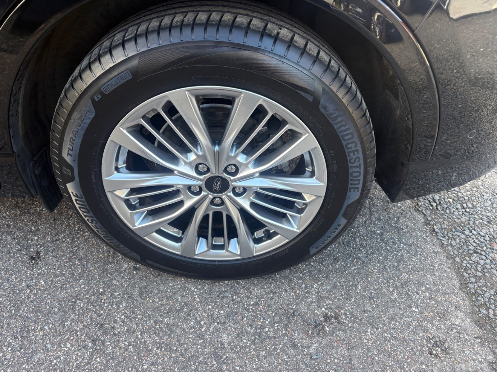 Sort Ford Kuga fra 2021