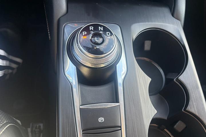 Sort Ford Kuga fra 2021