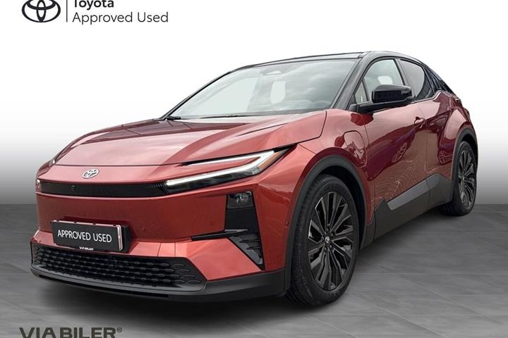 Blå Toyota C-HR+ fra 2026 set udefra