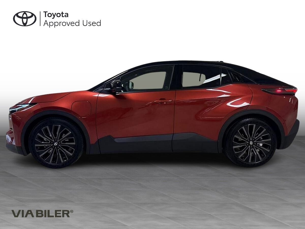 Blå Toyota C-HR+ fra 2026
