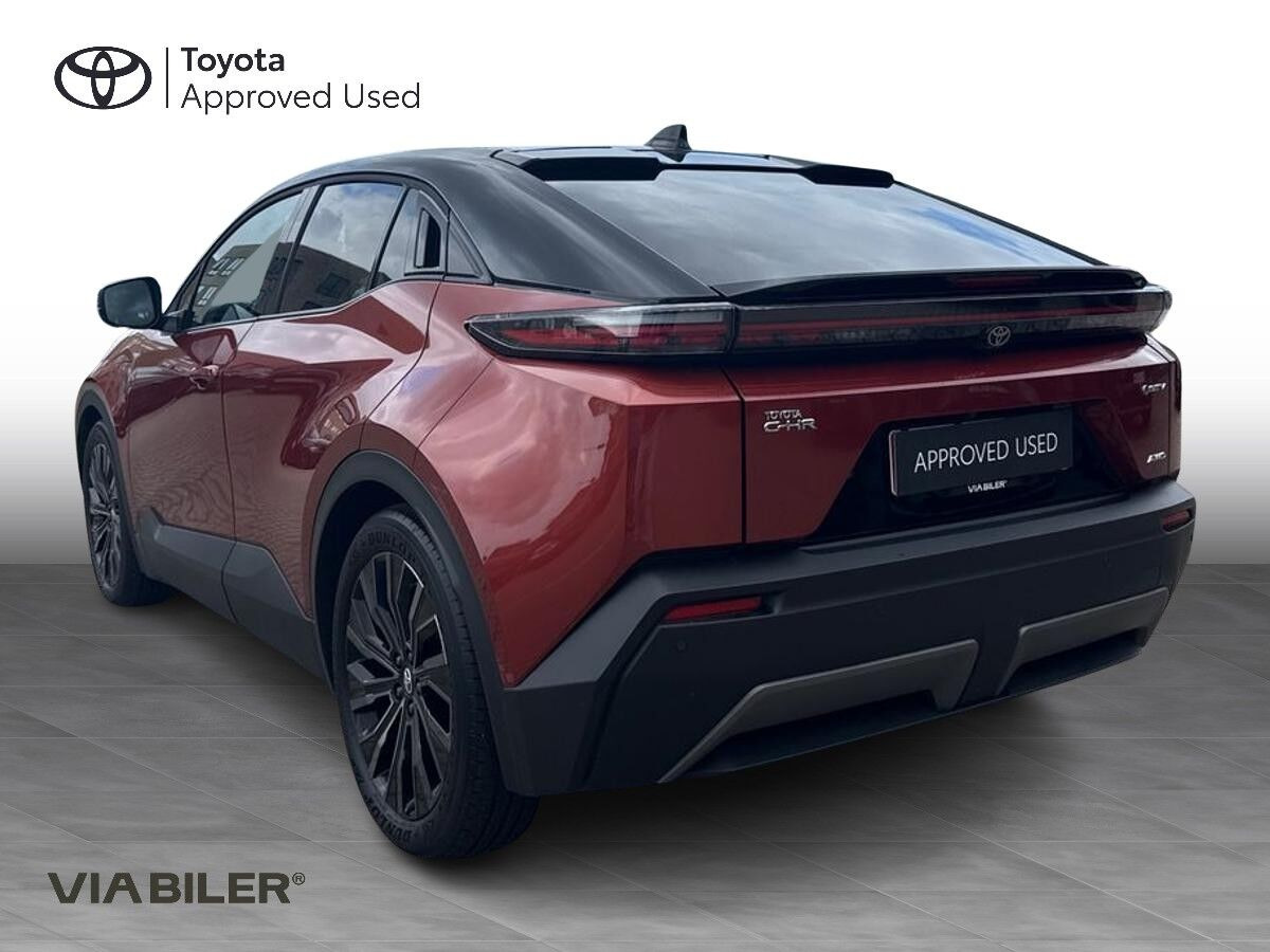 Blå Toyota C-HR+ fra 2026