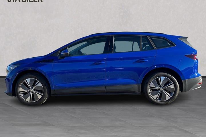 Blå Skoda Enyaq fra 2023