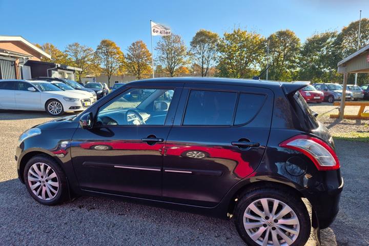 Grøn Suzuki Swift fra 2012