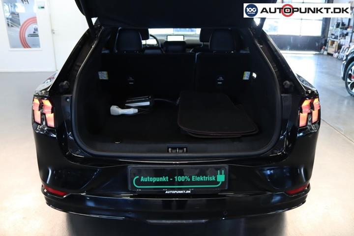 Sort Ford Mustang Mach-E fra 2023