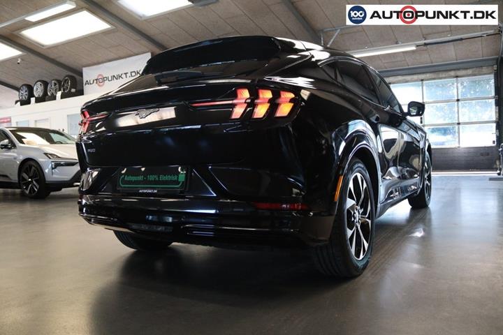 Sort Ford Mustang Mach-E fra 2023