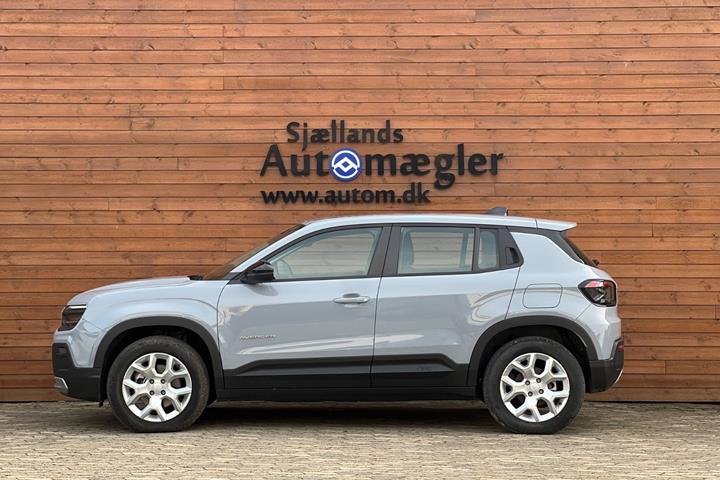 Grå Jeep Avenger fra 2025