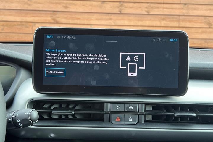 Grå Jeep Avenger fra 2025