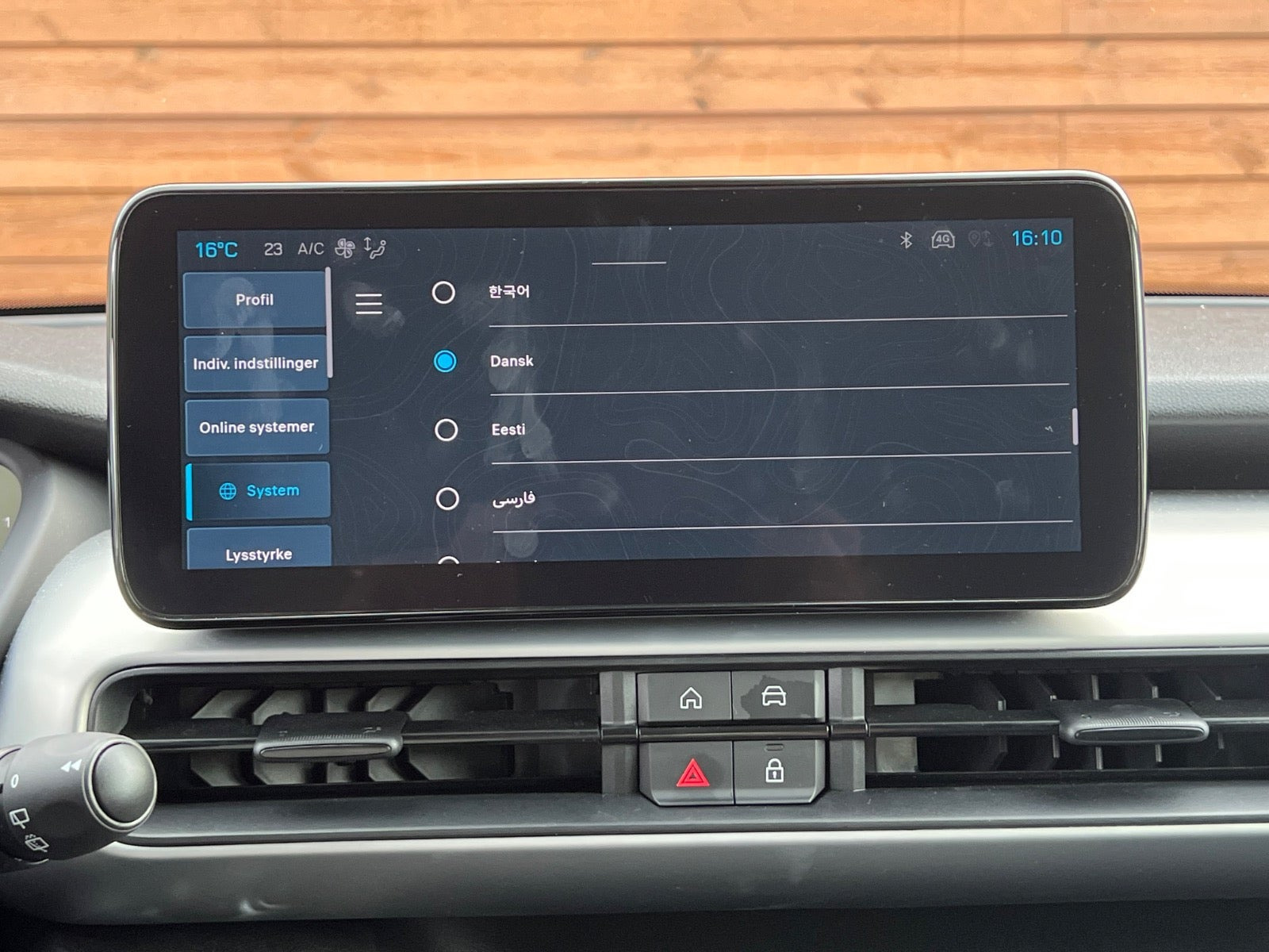 Grå Jeep Avenger fra 2025
