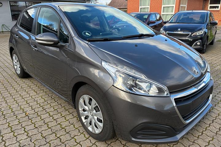 Grå Peugeot 208 fra 2019