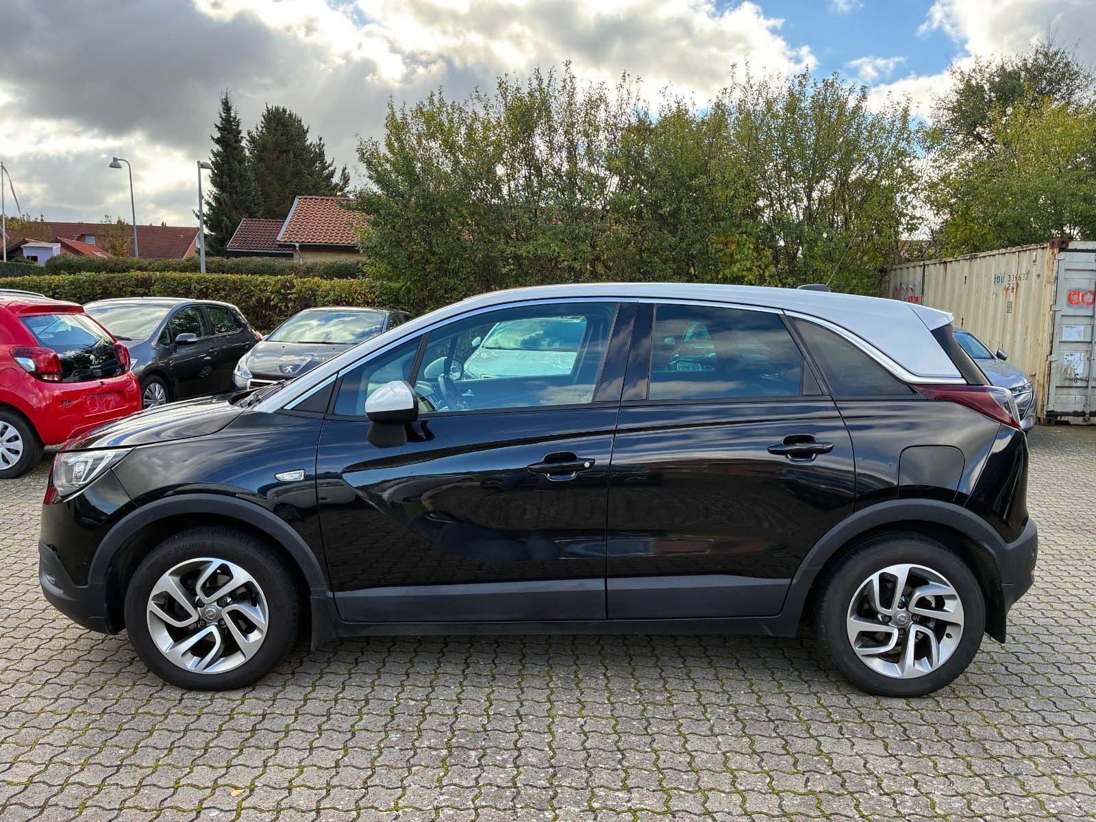 Sort Opel Crossland X fra 2018