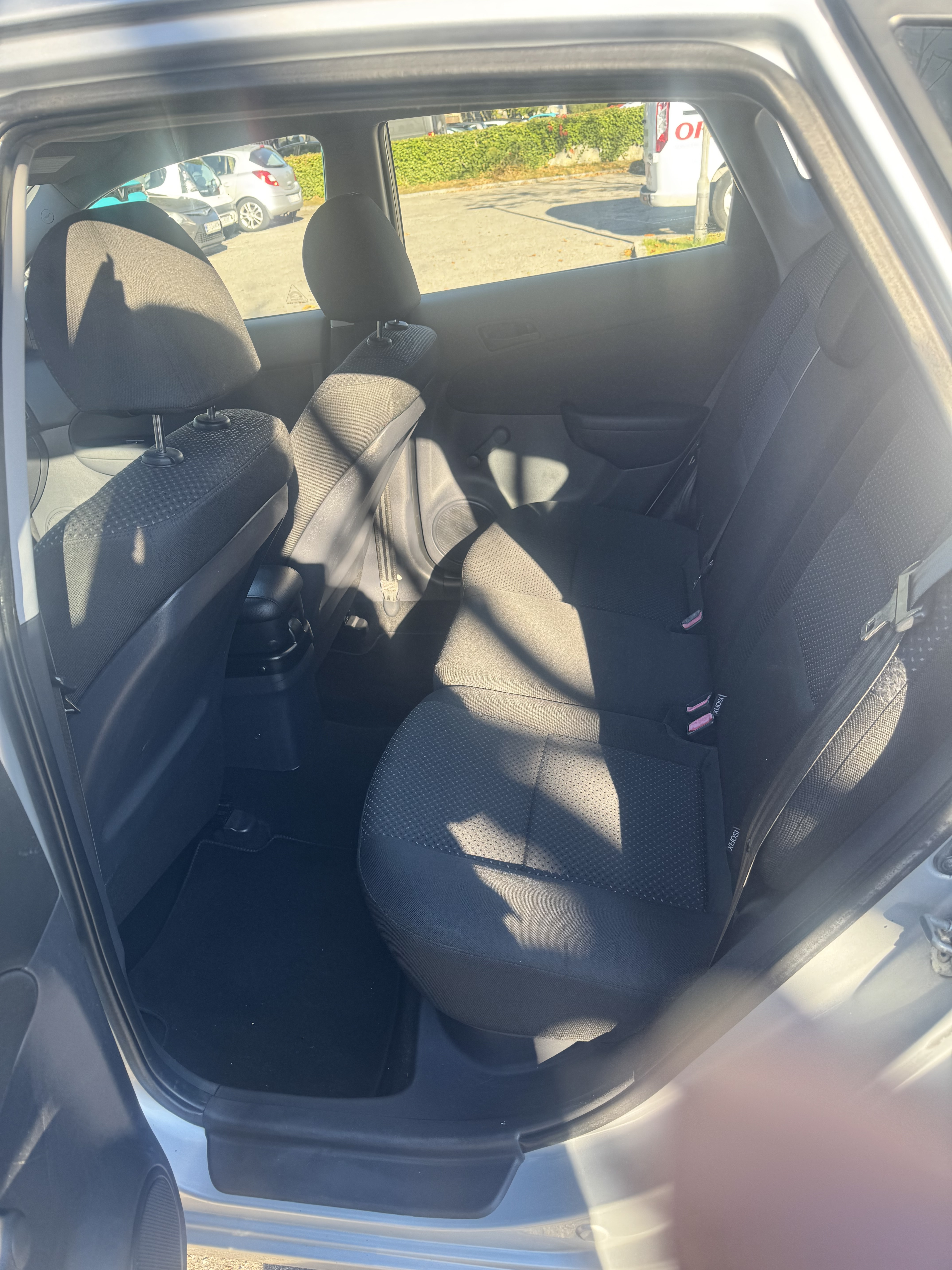 Grå Hyundai i30 fra 2010