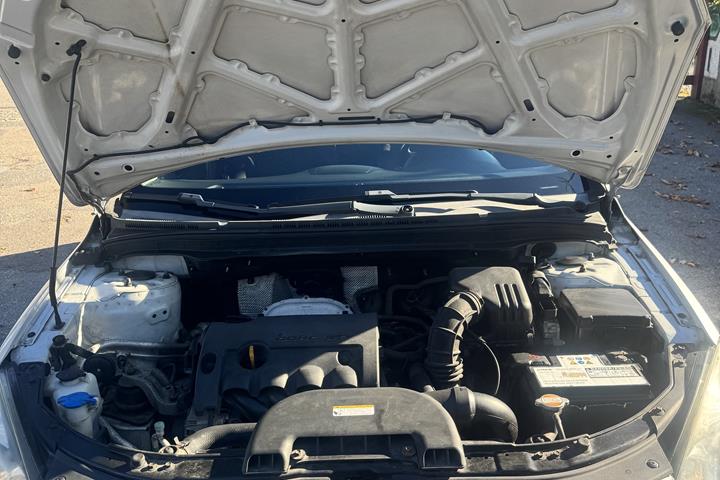 Grå Hyundai i30 fra 2010