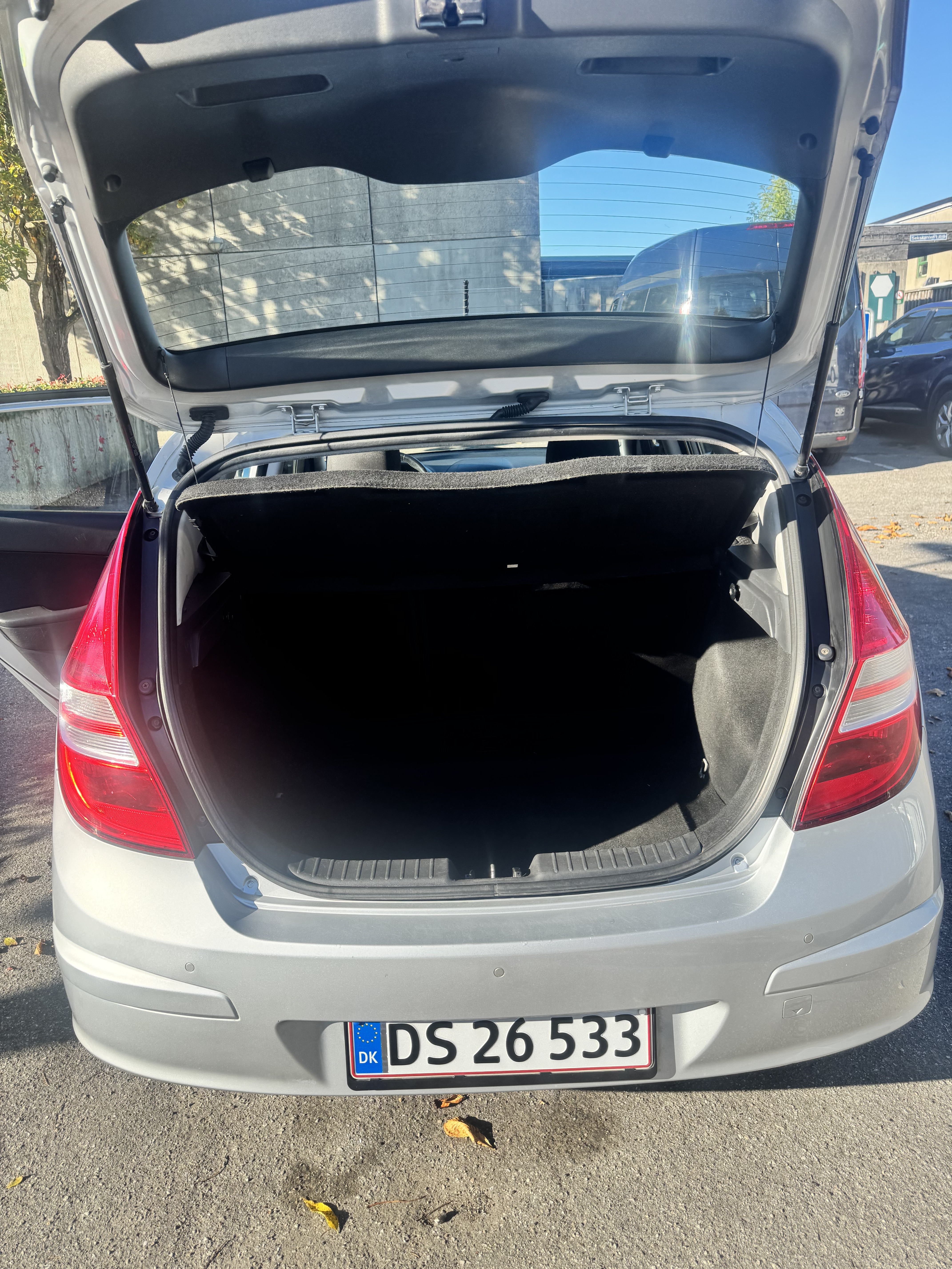 Grå Hyundai i30 fra 2010