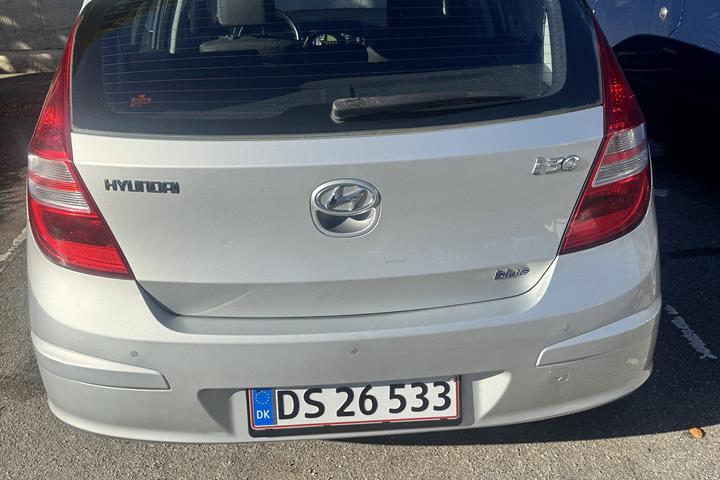 Grå Hyundai i30 fra 2010