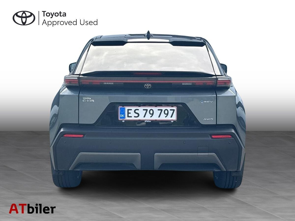 Sort Toyota C-HR+ fra 2026