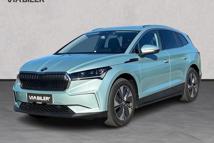 Grå Skoda Enyaq fra 2022 set udefra