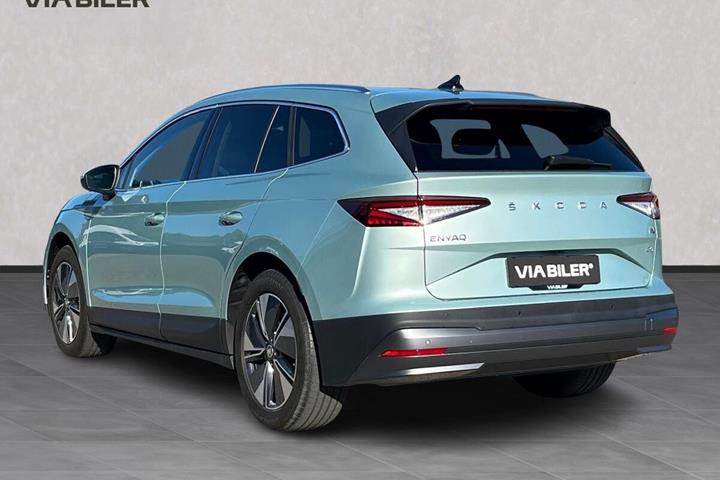 Grå Skoda Enyaq fra 2022