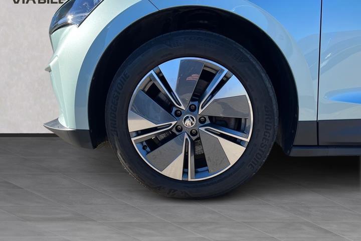Grå Skoda Enyaq fra 2022