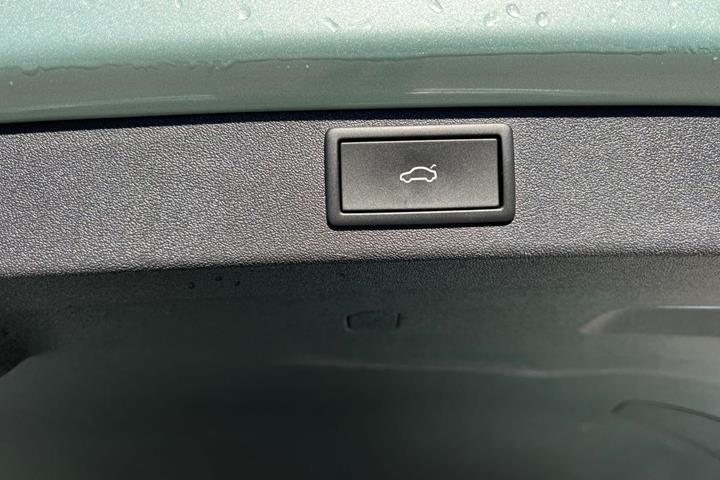Grå Skoda Enyaq fra 2022