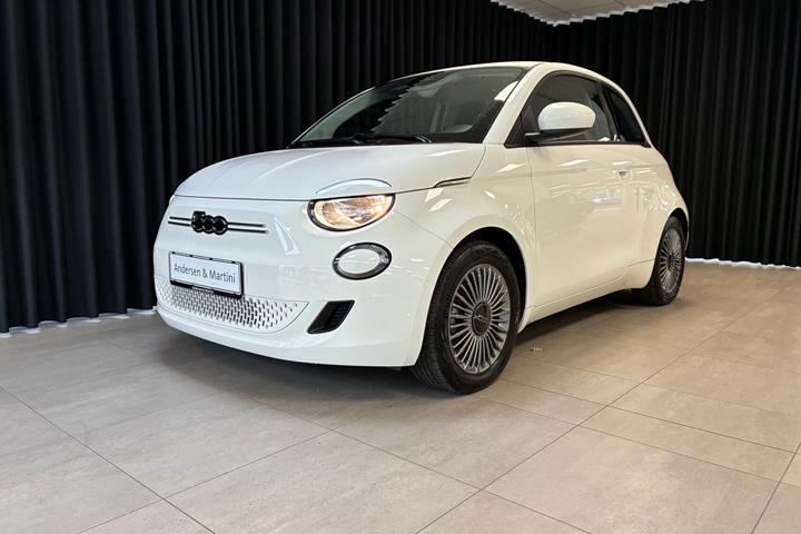 Hvid Fiat 500e fra 2023