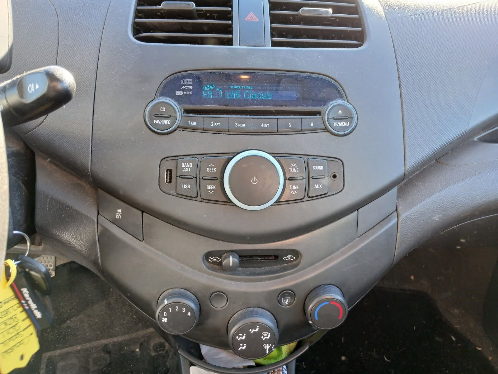 Rød Chevrolet Spark fra 2011