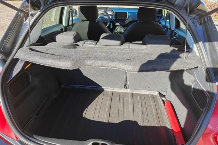 undefined Peugeot 208 fra 2012