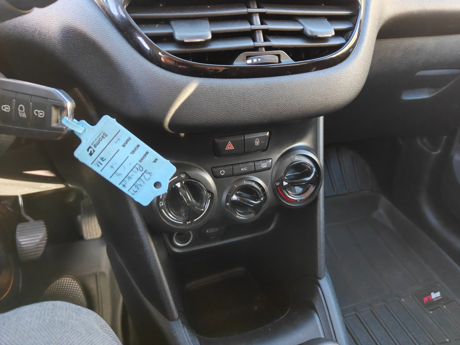 undefined Peugeot 208 fra 2012