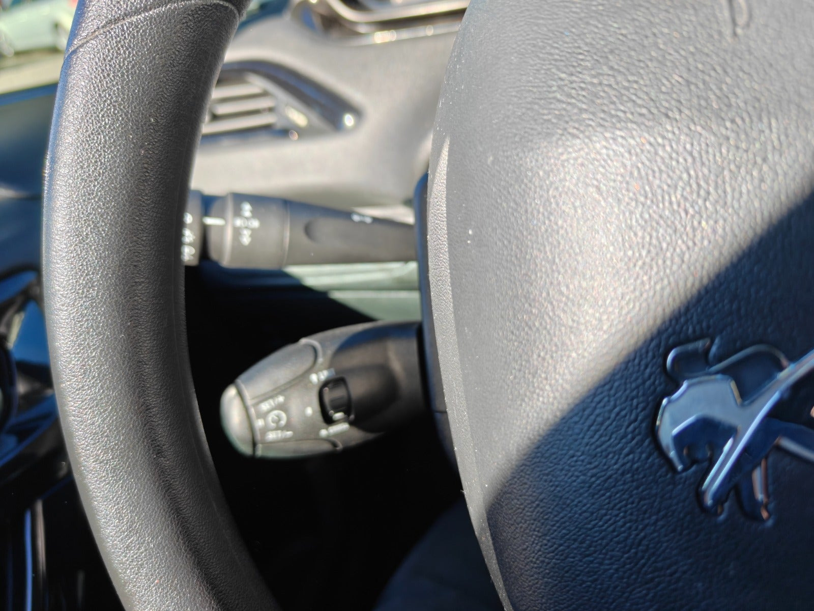 undefined Peugeot 208 fra 2012