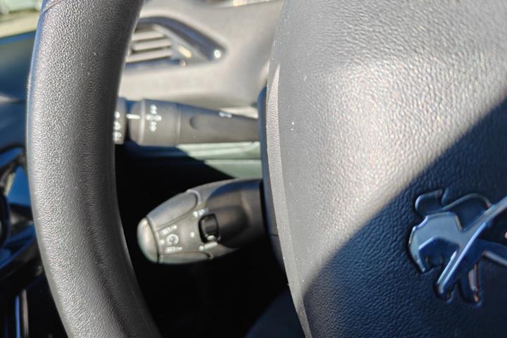 undefined Peugeot 208 fra 2012